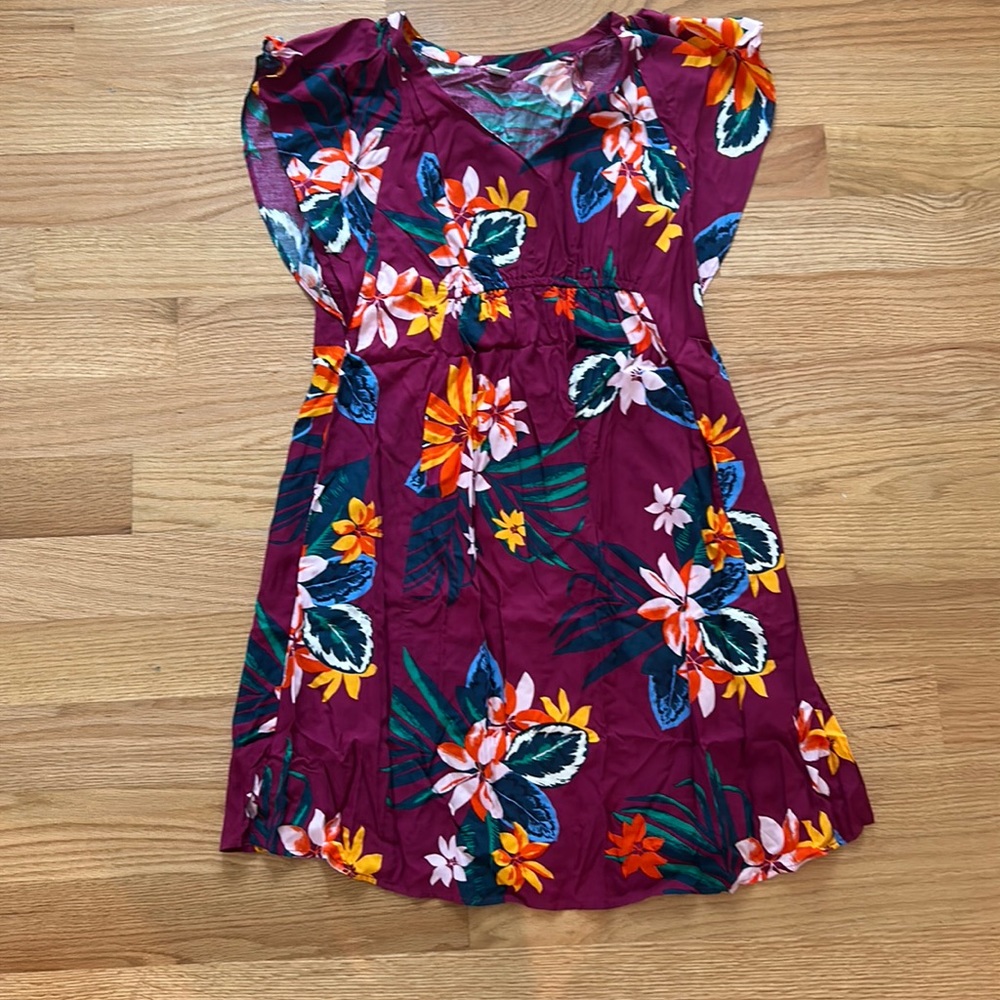 Gently used. Floral Maternity dress by Old Navy. Size Small
